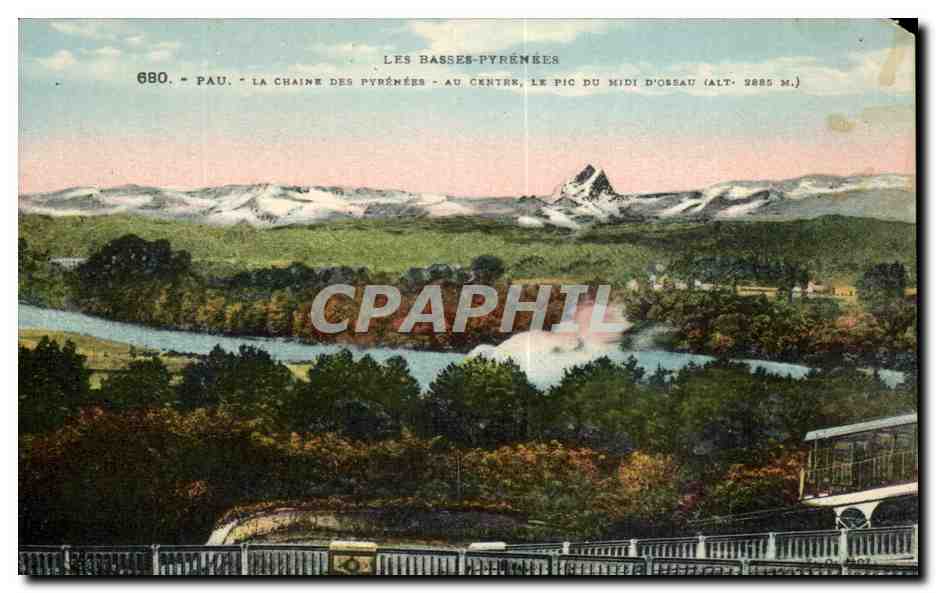 Pau - La chaîne des Pyrénées - Au centre, le Pic du Midi d'Ossau (alt. 2885 m.) — éditeur Pau, n° 680