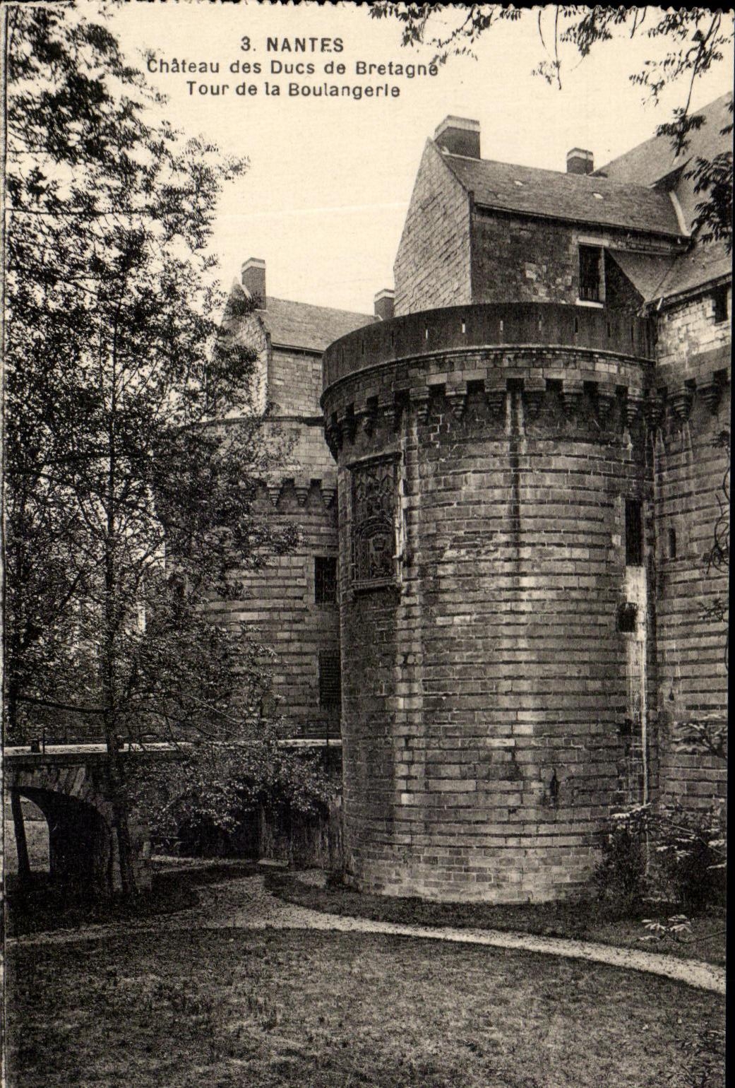 CPA Nantes Chateau Des Ducs De Bretagne Tour De La Boulangerle