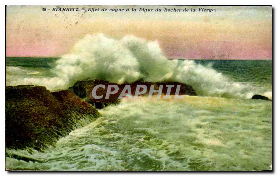 CPA Biarritz Effet de vague a la Digue du Rocher de la Vierge