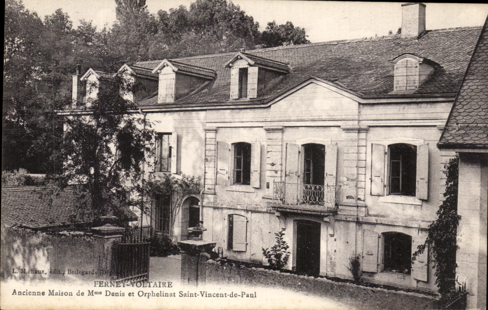 CPA Ferney Voltaire Ancienne Maison de Mme Denis et Orphelinat Saint Vincent de Paul