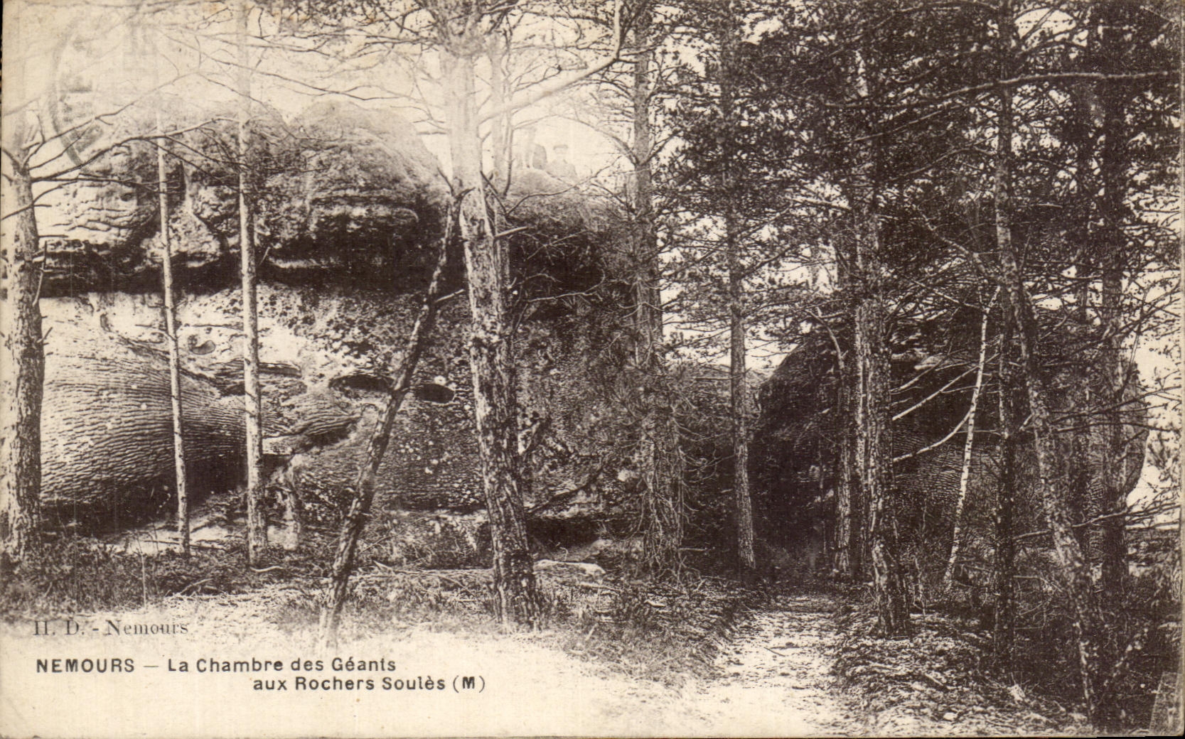 CPA Nemours La Chambre Des Geants Aux Rochers Soules