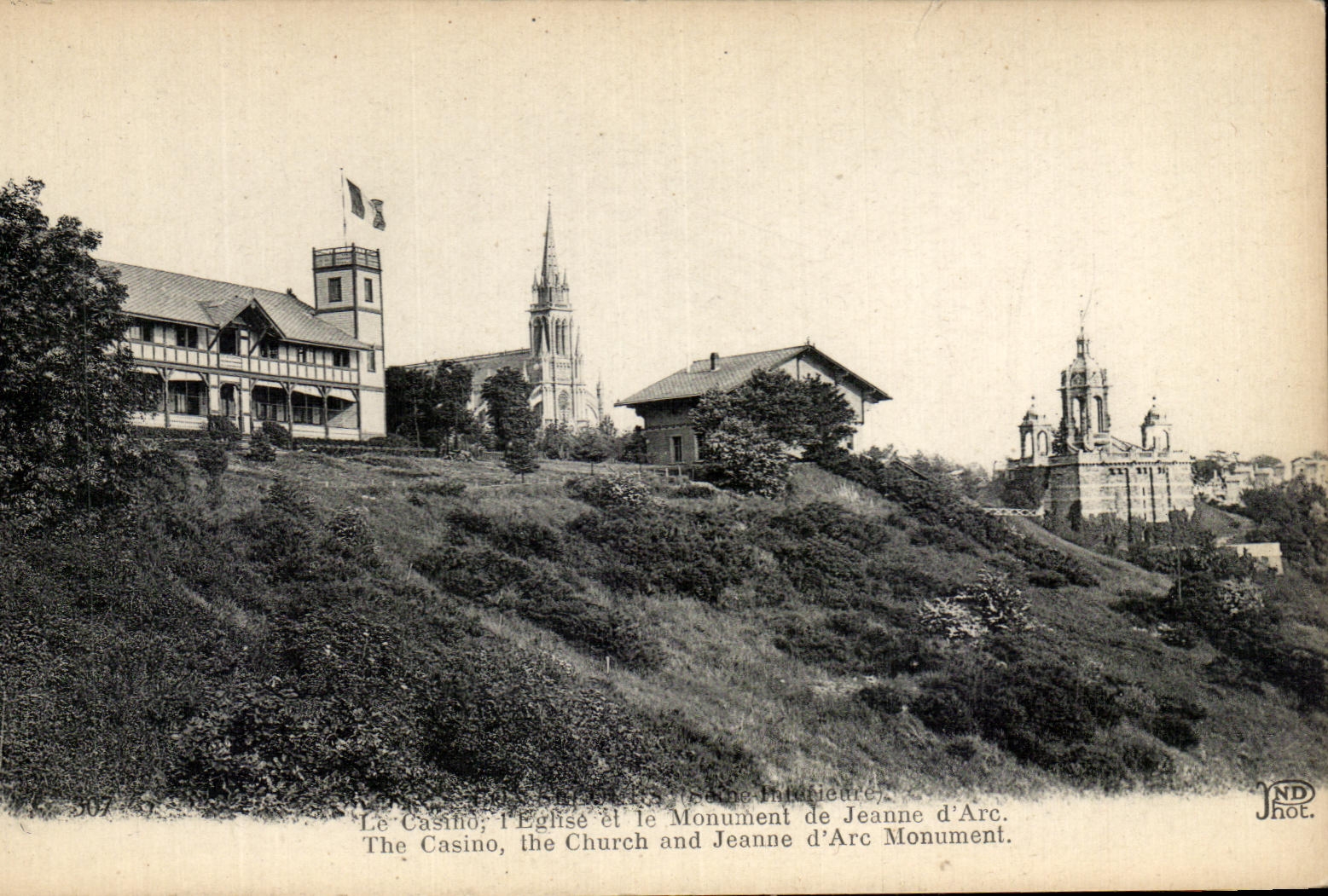 CPA Le Casino L'Eglise Et Le Monument De Jeanne d'Arc Bon Secours 