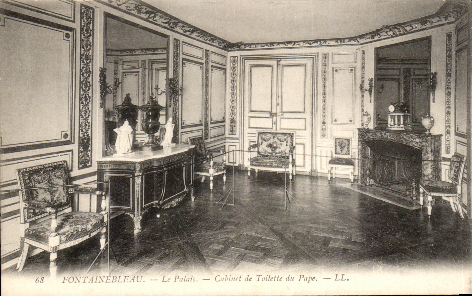Fontainebleau — El Palacio — Cabinet de Toilette du Pape — LL. — N° 68