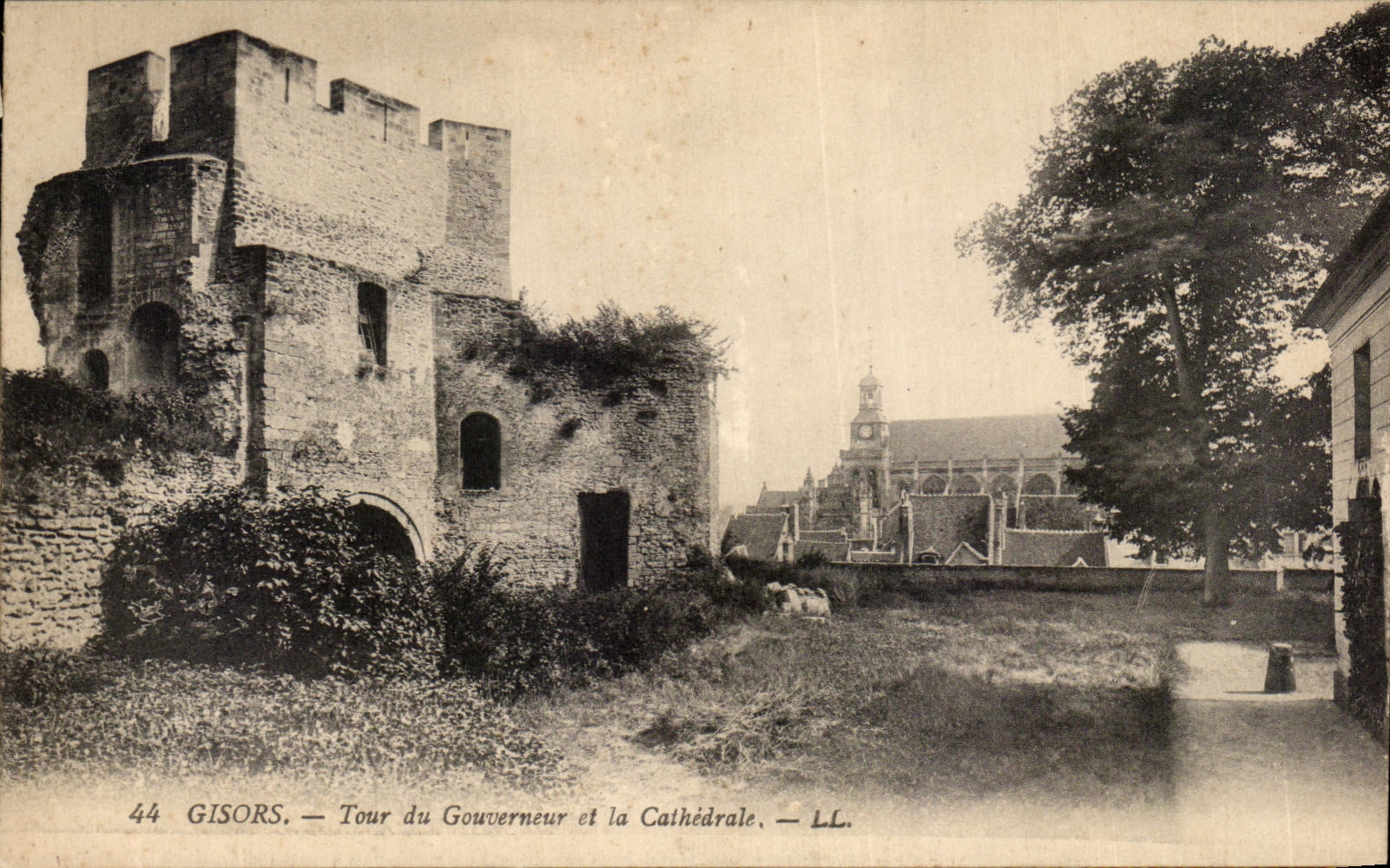 Gisors — Governor's Tower and the Cathedral — LL.