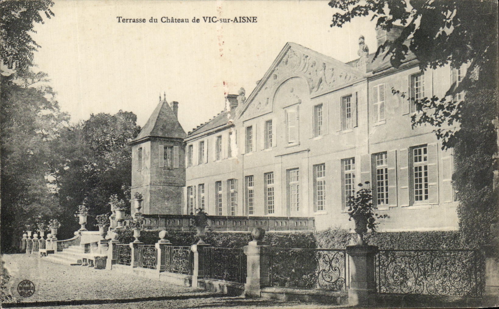 CPA Terrasse Du Chateau De Vic Sur Aisne