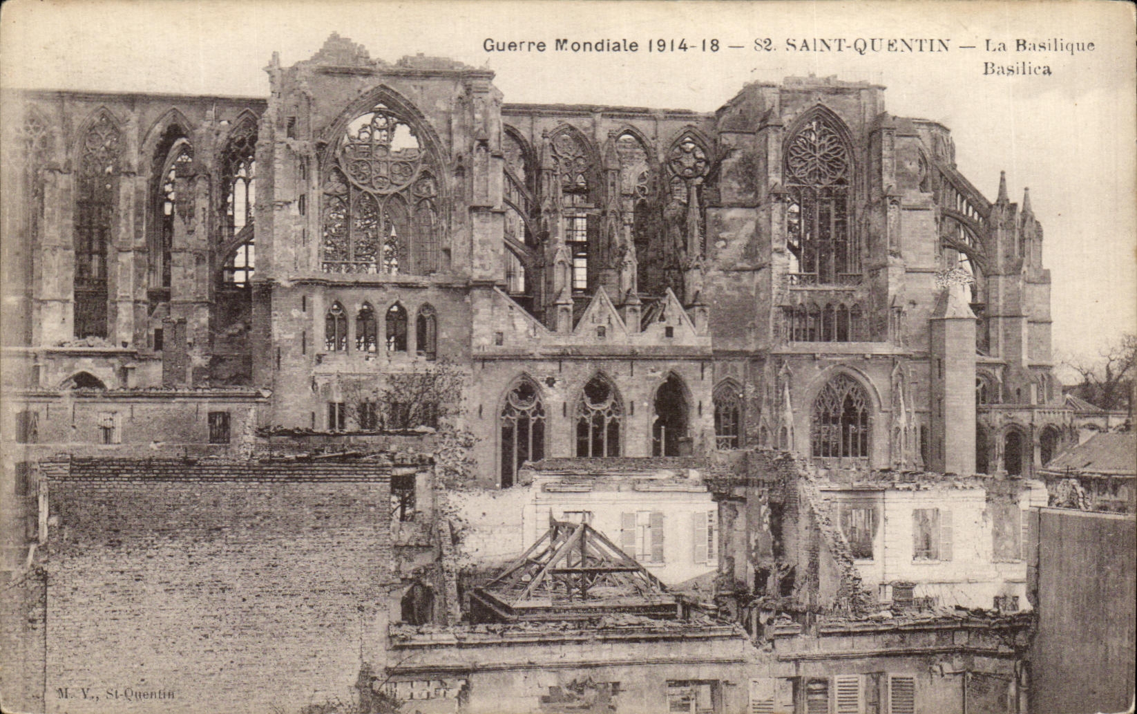 CPA Guerre Mondiale Saint Quentin La Basilique Militaria