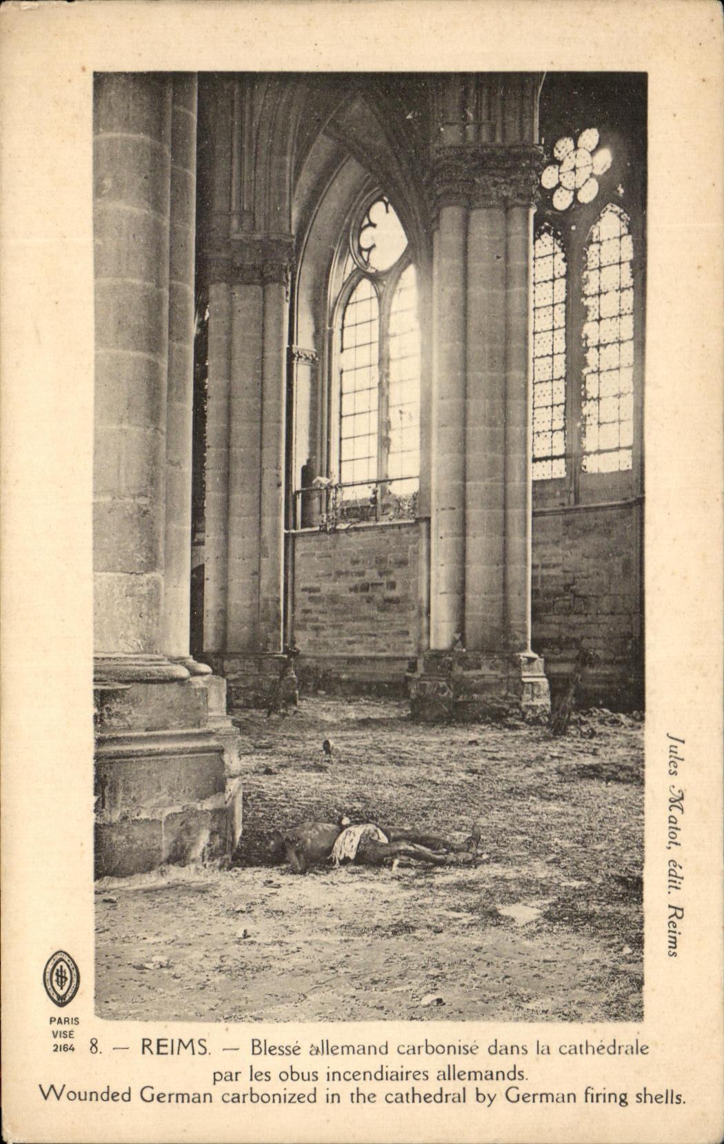 Reims — Cathédrale endommagée par les obus incendiaires allemands — Jules McAlot, édit. Reims
