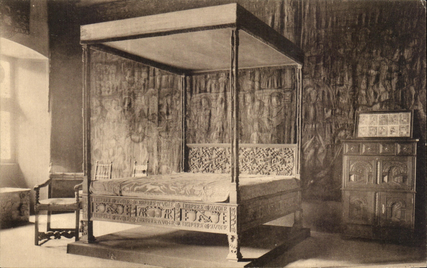 CPA Salle des Tapisseries Nancy Musee historique lorrain au palais ducal