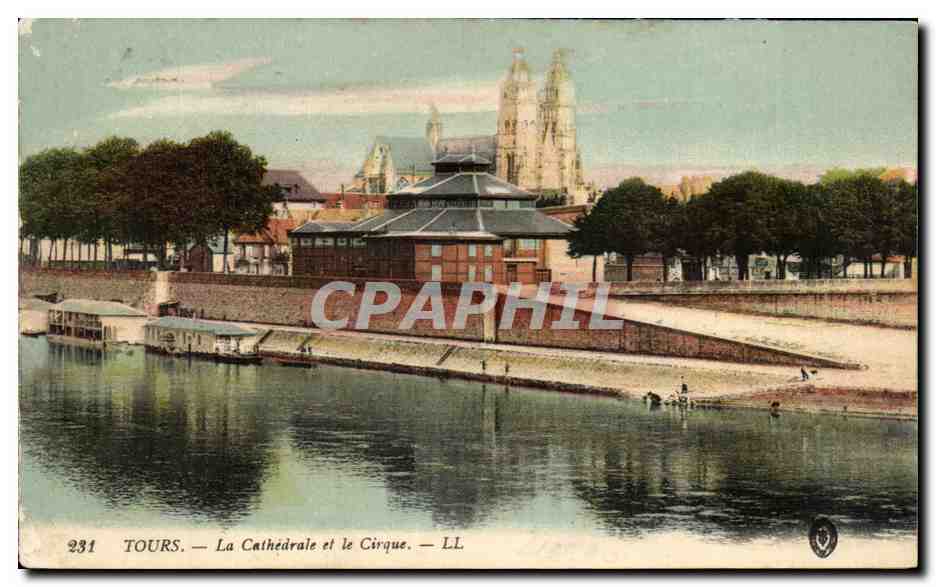 CPA Tours La Cathedrale et le Cirque