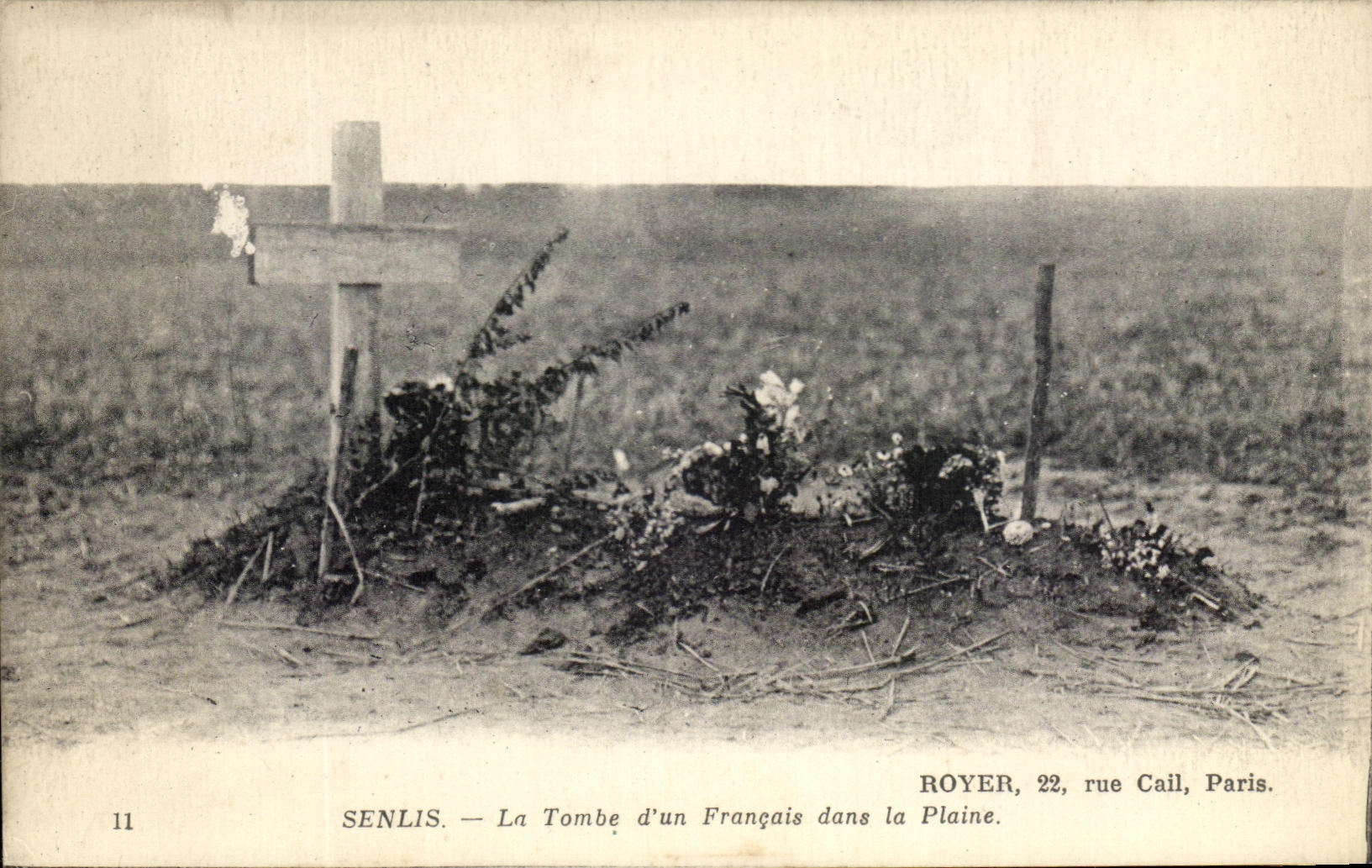 CPA Senlis La Tombe D'Un Francais Dans La Plaine Militaria