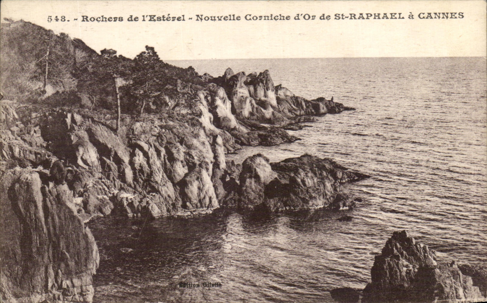 CPA Rochers de l'Esterel Nouvelle Corniche d'or de St Raphael a Cannes
