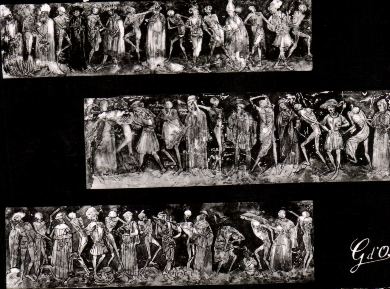 CPSM La Chaise Dieu Abbaye Sainte Robert La Danse macabre Fresque en trois