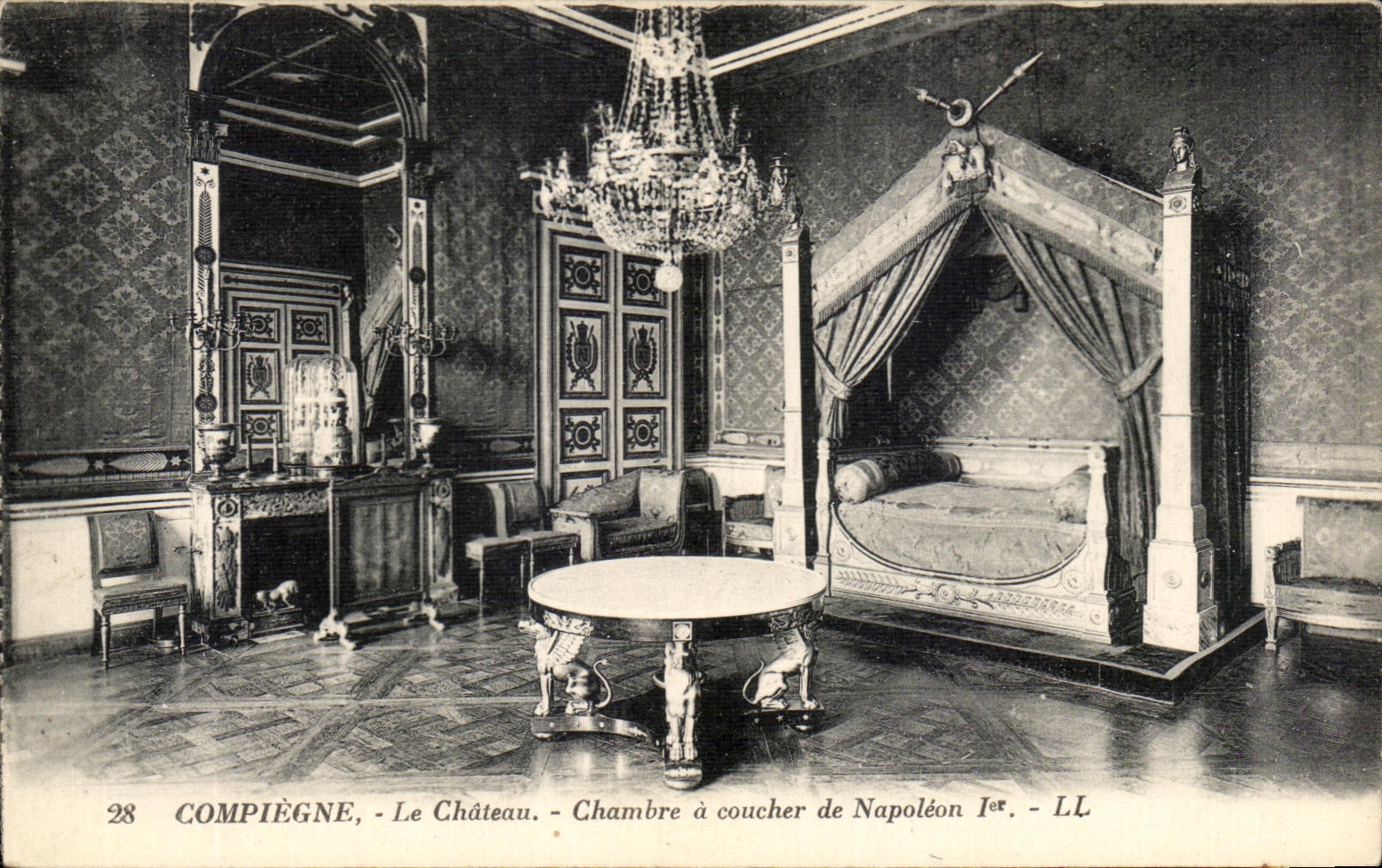 Compiègne - Le Château - Chambre à coucher de Napoléon Ier - LL