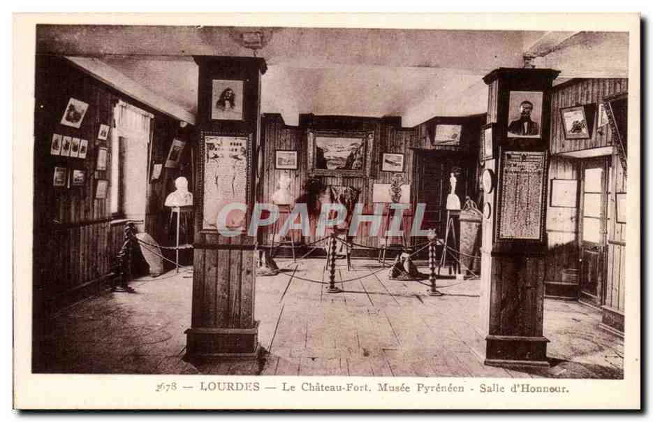 CPA Lourdes Le Chateau Fort Musee Pyreneen Salle d'Honneur
