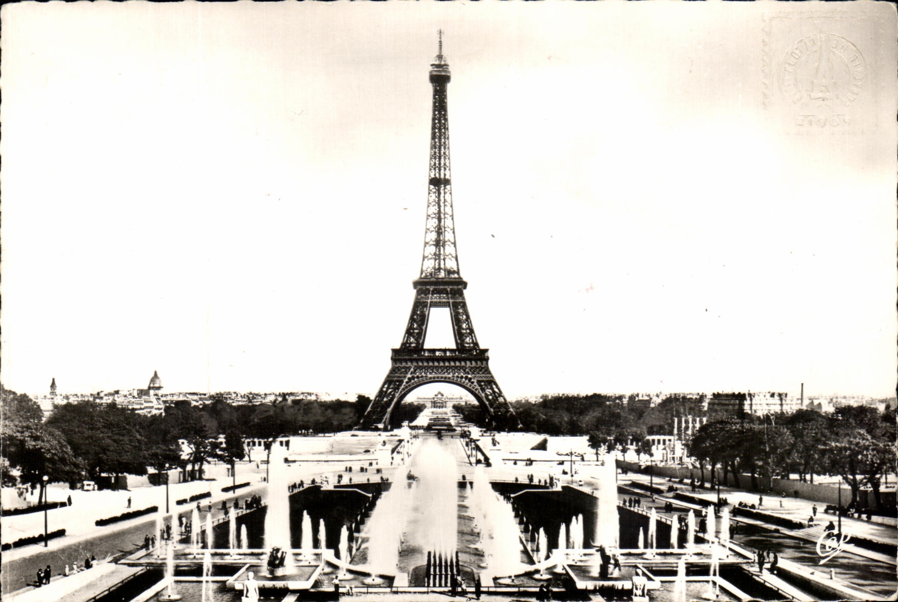 La Tour Eiffel — Fontaines du Palais de Chaillot — Édition Spéciale de la Tour Eiffel