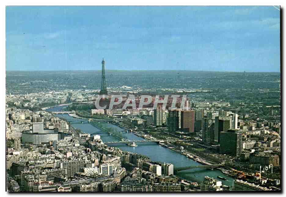 CPM Paris Couleurs Et Lumiere De France En Survolant Paris La Maison Tour Eiffel