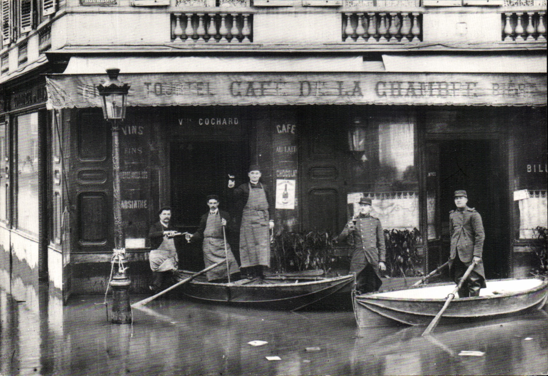 REPRO Paris Lors de la grande inondation de 1910 place du Palais bourbon 