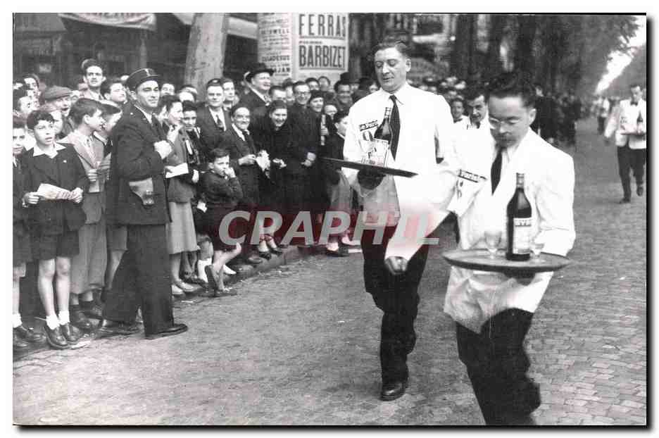 REPRO Paris Cours de garcons de cafe 1950