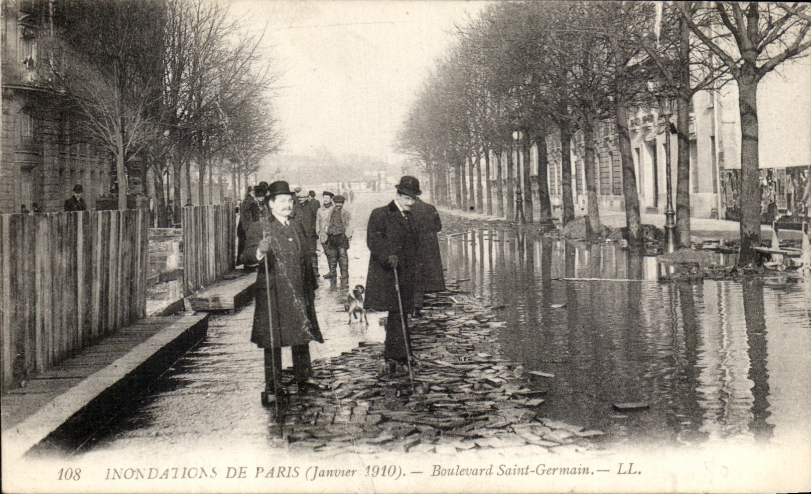 Antike Ansichtskarte Paris Überschwemmungen am Boulevard Saint Germain