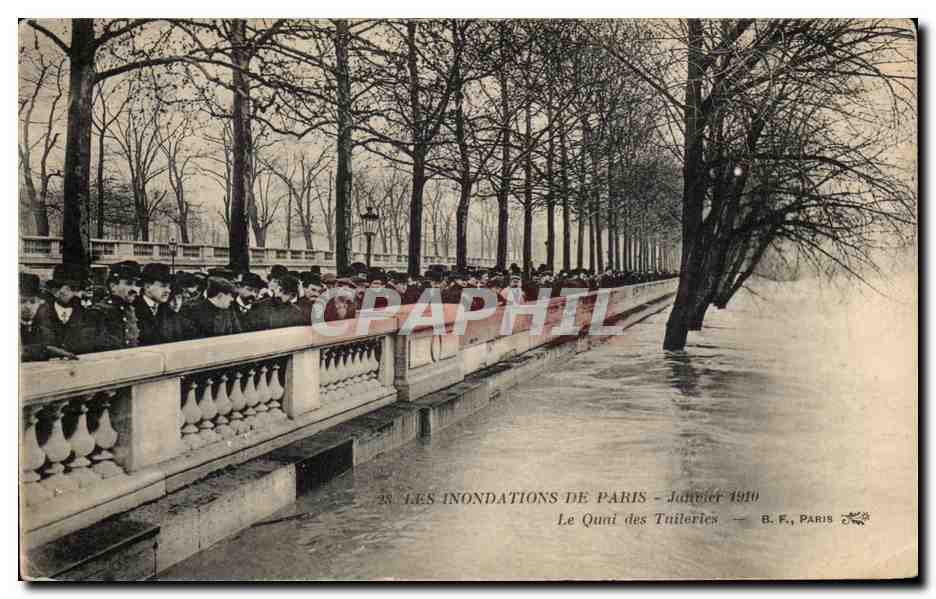 CPA Les Inondations de Paris Le Quai des Tuileries
