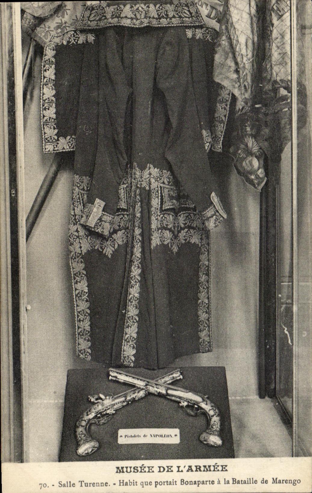 CPA Musee De l'Armee Salle Turenne Habit Que Portait Bonaparte a la bataille de Marengo Militaria Napoleon 