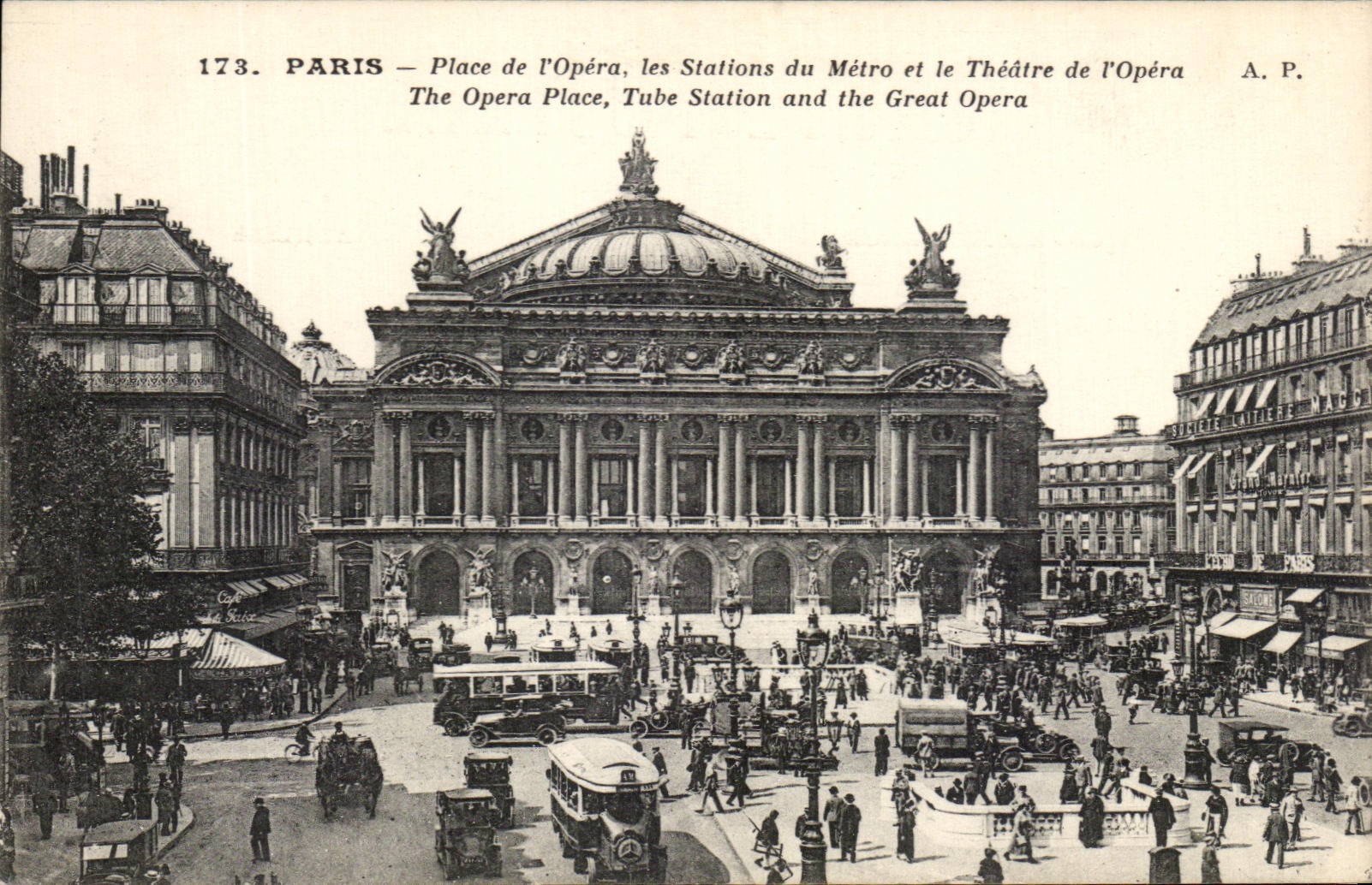 CPA Paris Place De l'Opera Les Stations Du Metro Et La Theatre De l'Opera
