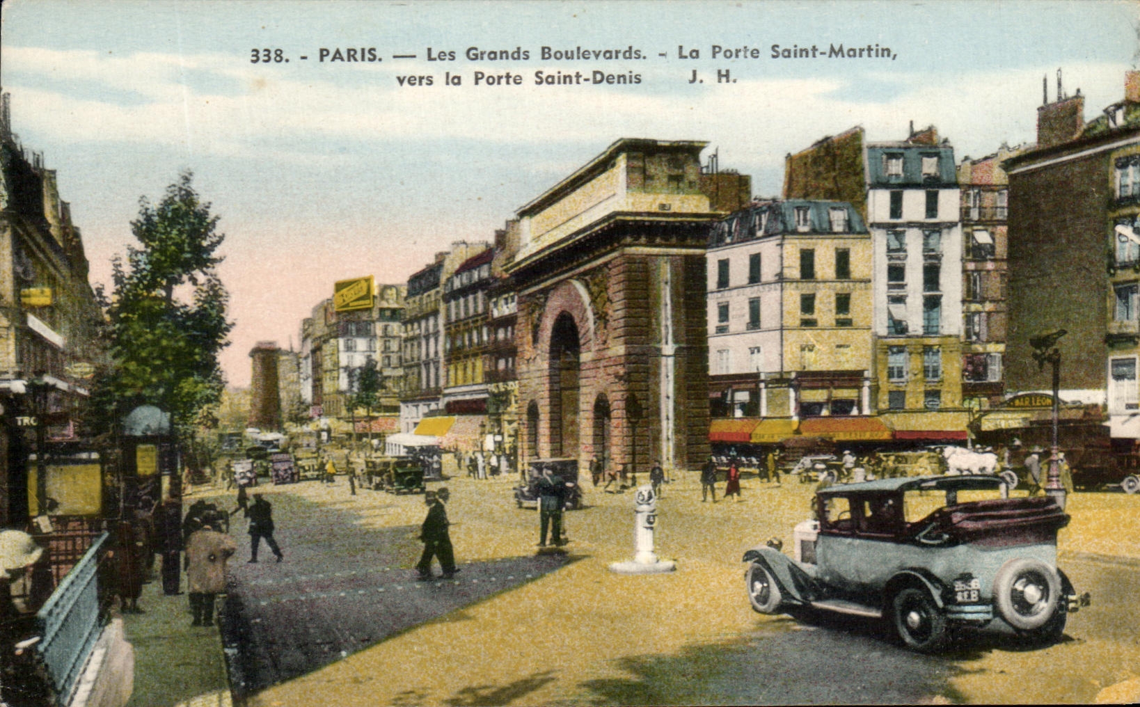CPA Paris Les Grands Boulevards La Porte Saint martin vers la Porte Saint Denis