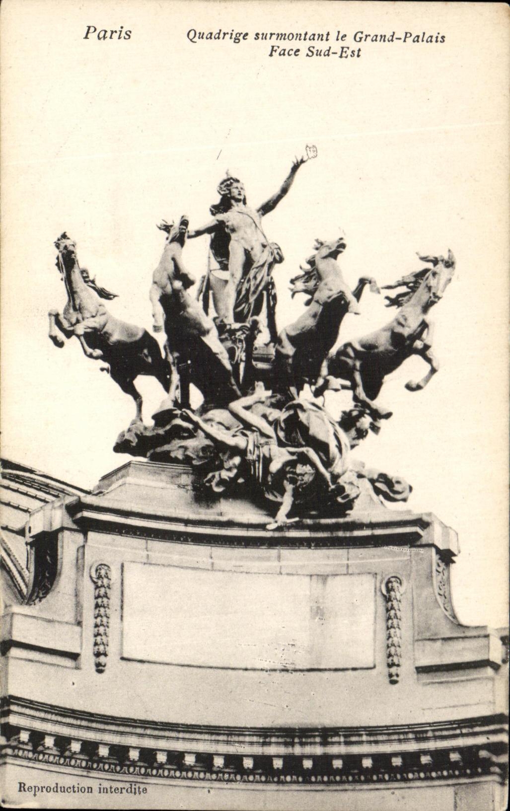 CPA Paris Quadrige Surmontant Le Grand Palais Face Sud