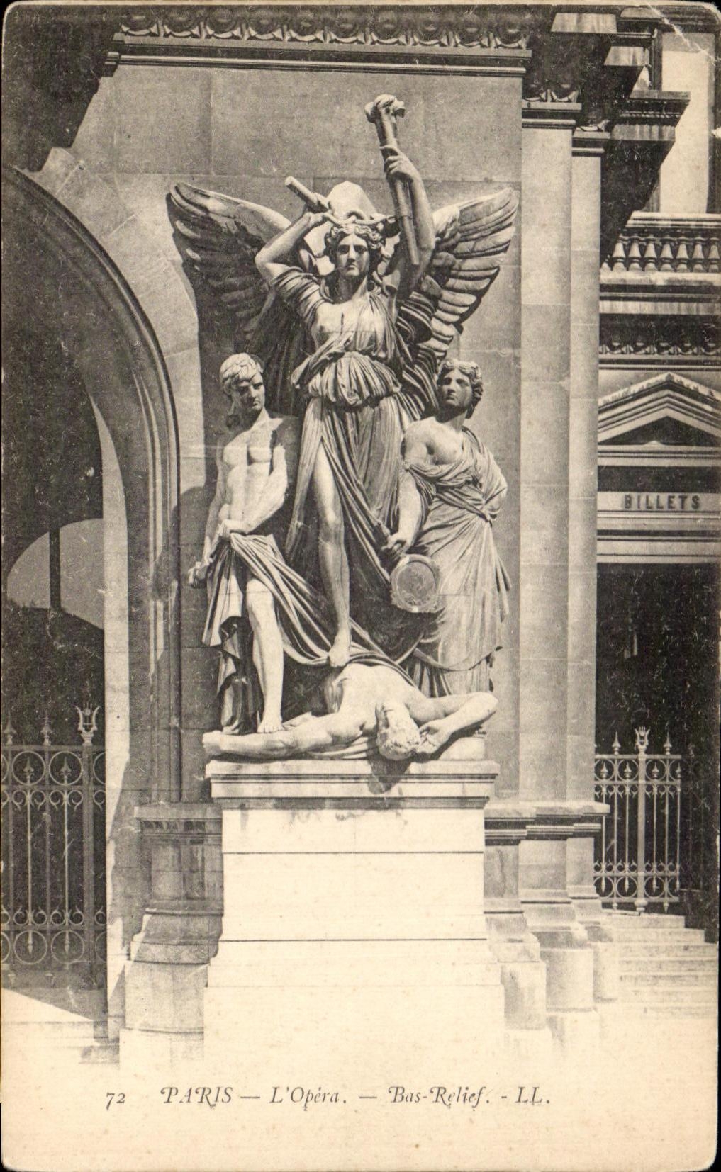 CPA Paris L'Opera Bas Relief