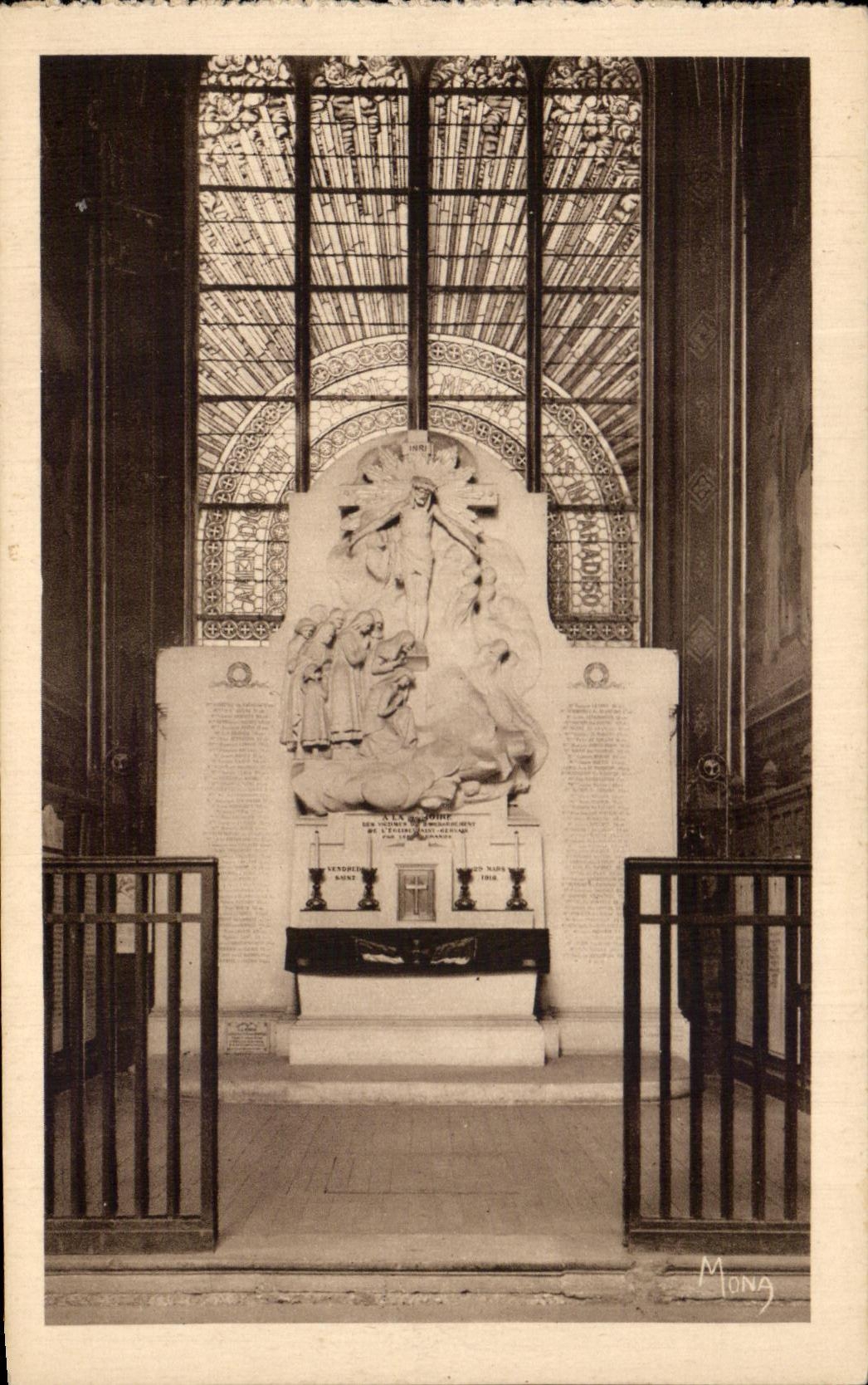 CPA Eglise Saint Gervais Paris chapelle Commemorative Du Bombardement