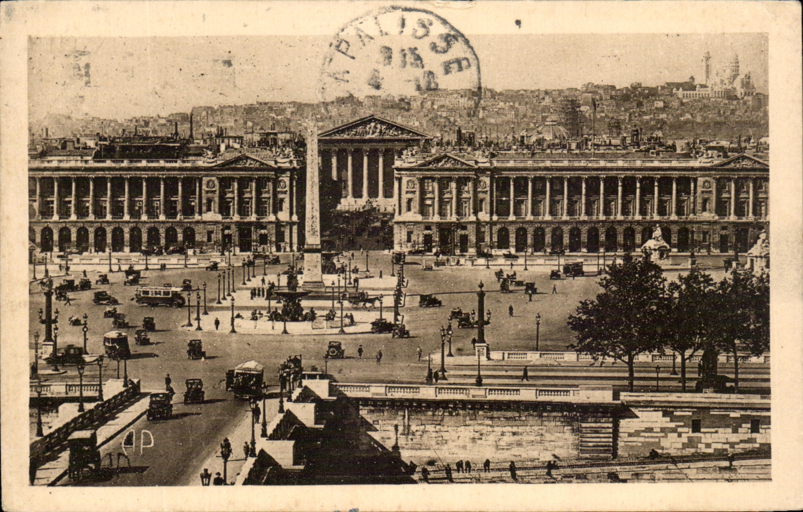 CPA Paris perspective de la Place de la Concorde prise vers la Rue Royale et la Madeleine