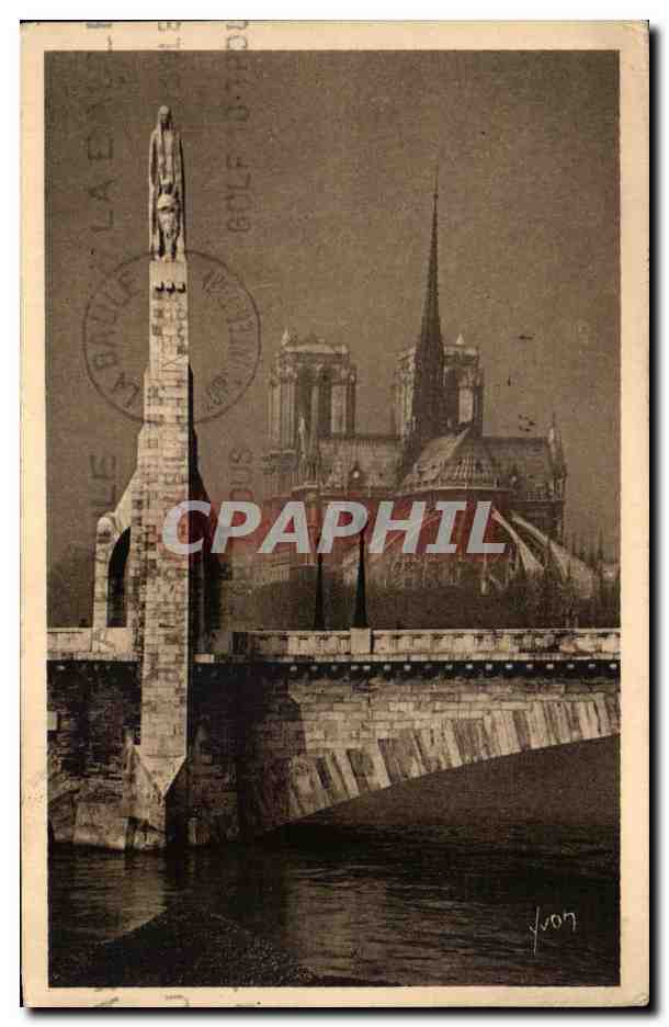 CPA Paris En Flanant Notre Dame et Statue de Ste Genevieve