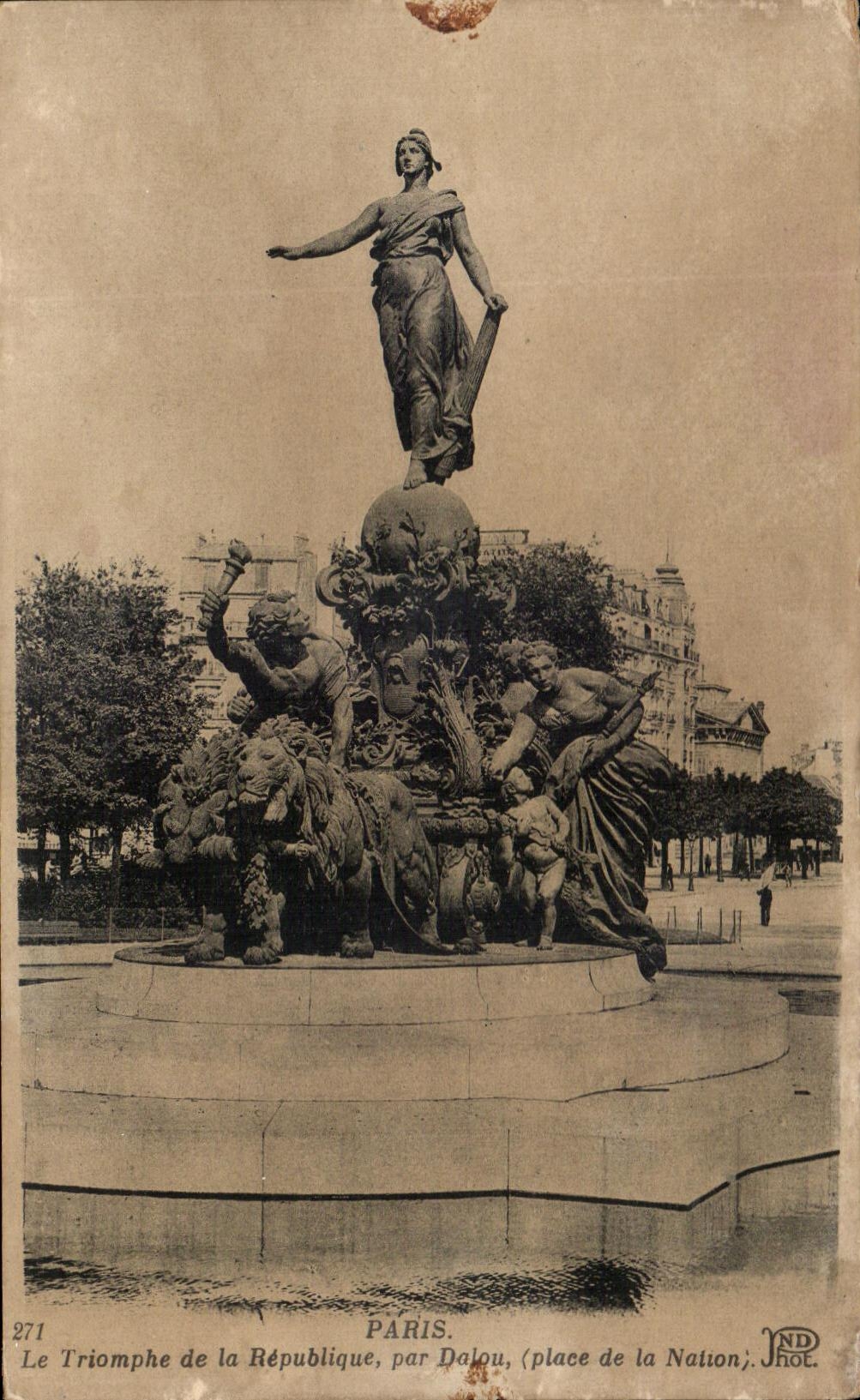 CPA Paris Le Triomphe de la Republique par Dalou