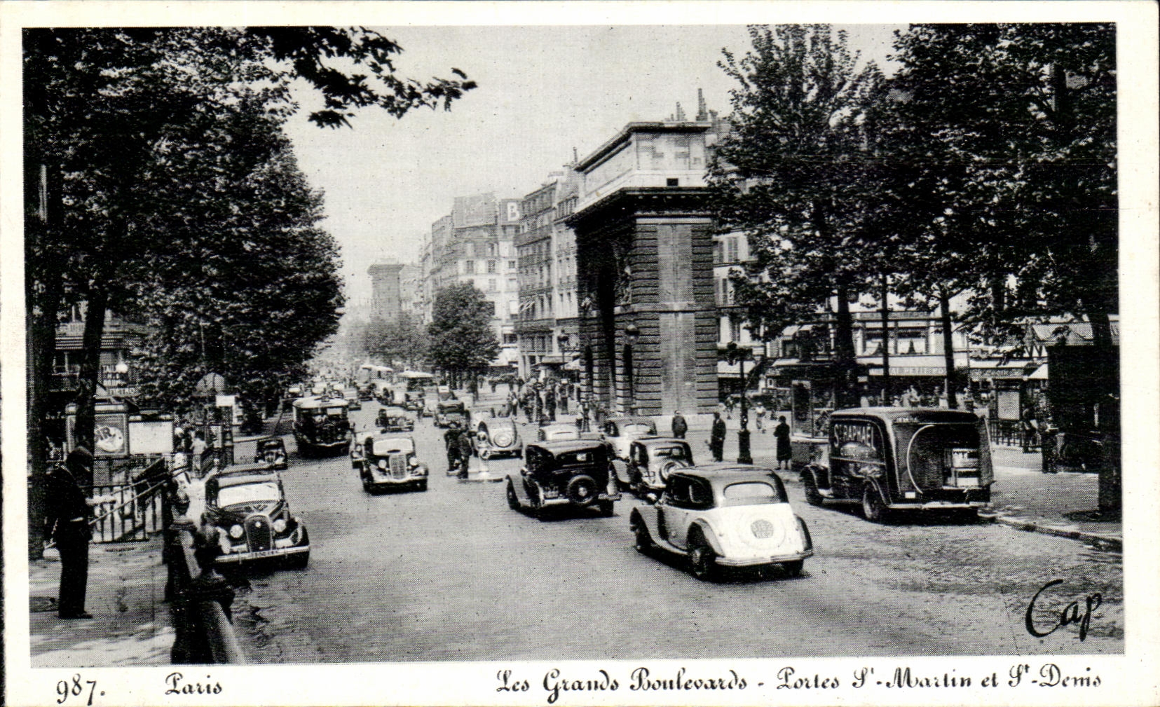 CPA Paris Les Grands boulevards Porte St martin et St Denis 