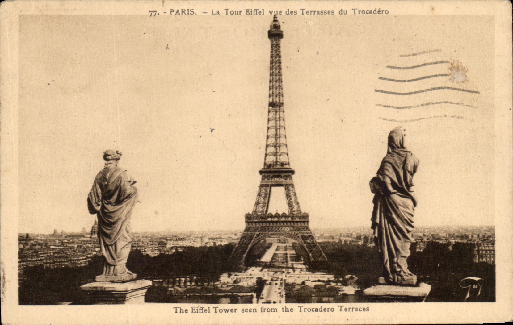 CPA Paris La Tour Eiffel vue des Terrasses du Trocadero