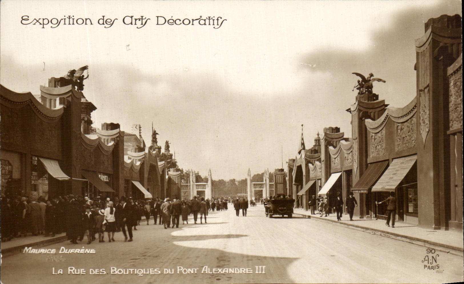 CPA Exposition des Cirty Decoratifs La Rue des Boutiques du Pont Alexandre III