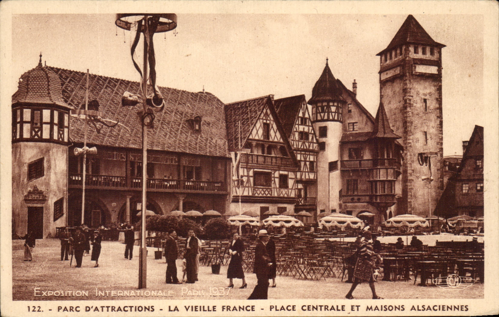CPA Parc D'Attractions La Vieille France Place Centrale Et maisons Alsaciennes Exposition internationale 1937