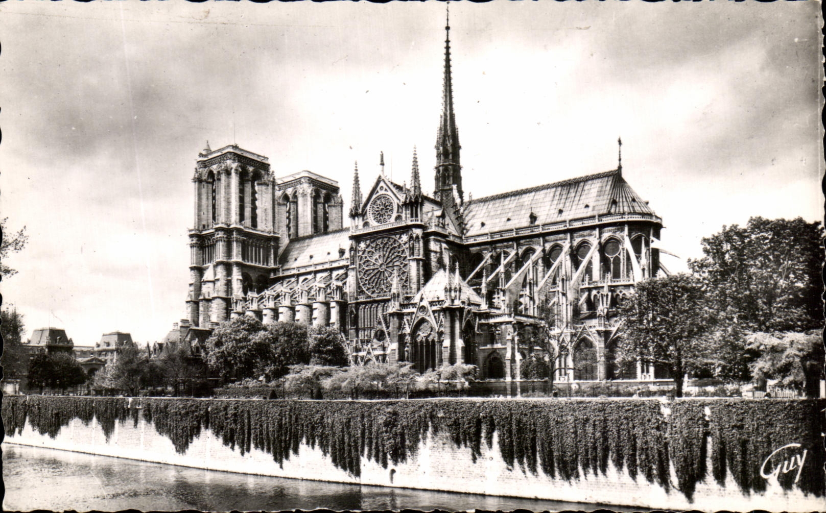 CPA Paris Abside de la Cathedrale Notre Dame