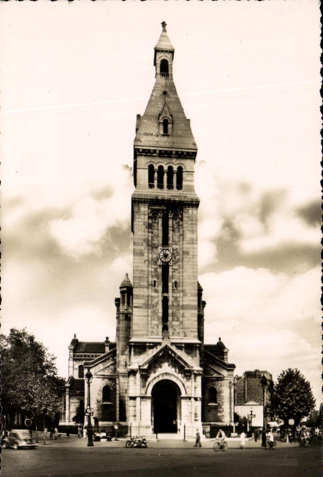 CPA Paris Xiv Eglise de Montrouge