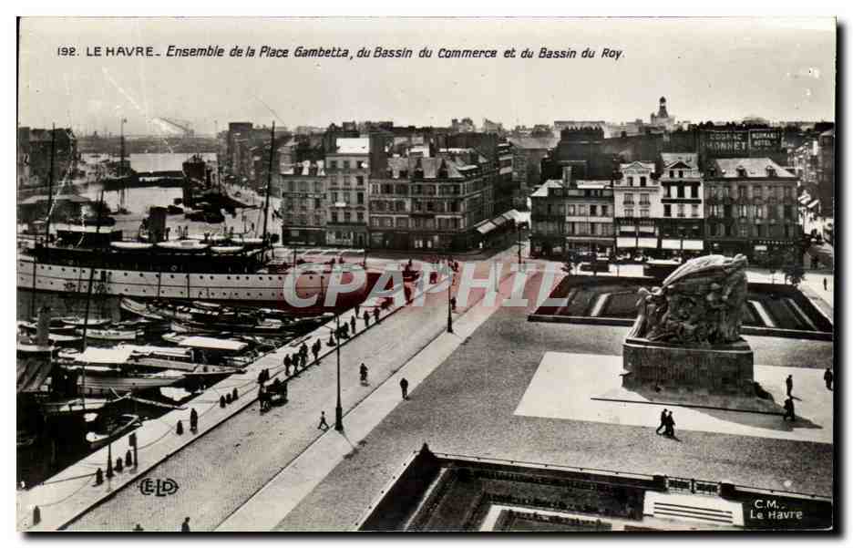 CPA Le Havre Ensemble de la Place Gambetta du Bassin du Commerce et du Bassin du Roy