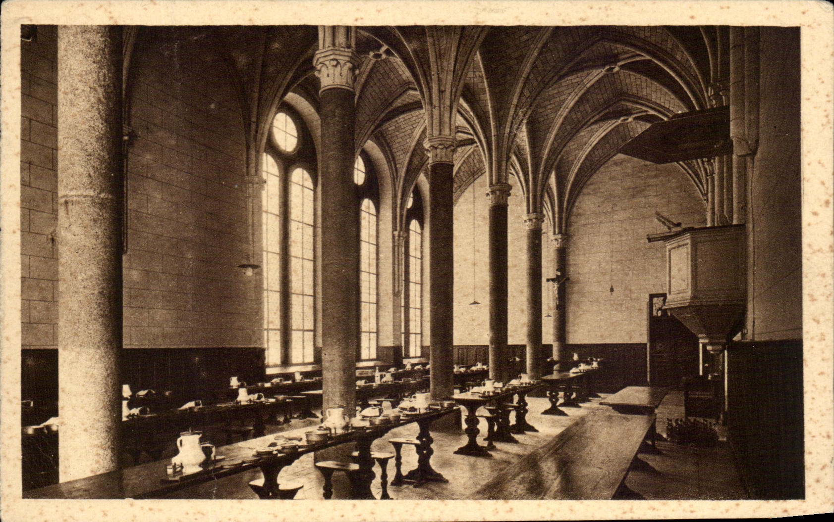 CPA Begrolles en mauges Abbaye de Nd De Bellefontaine Le Refectoire