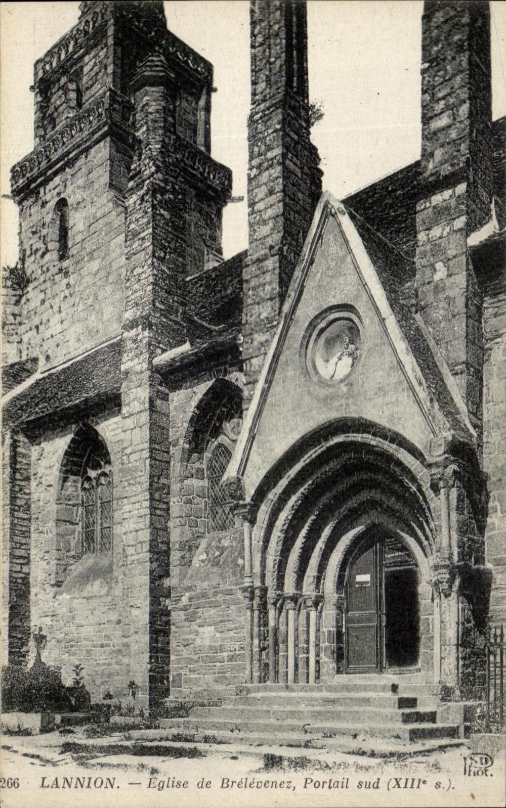 CPA Lannion Eglise De Brelevenez Portail