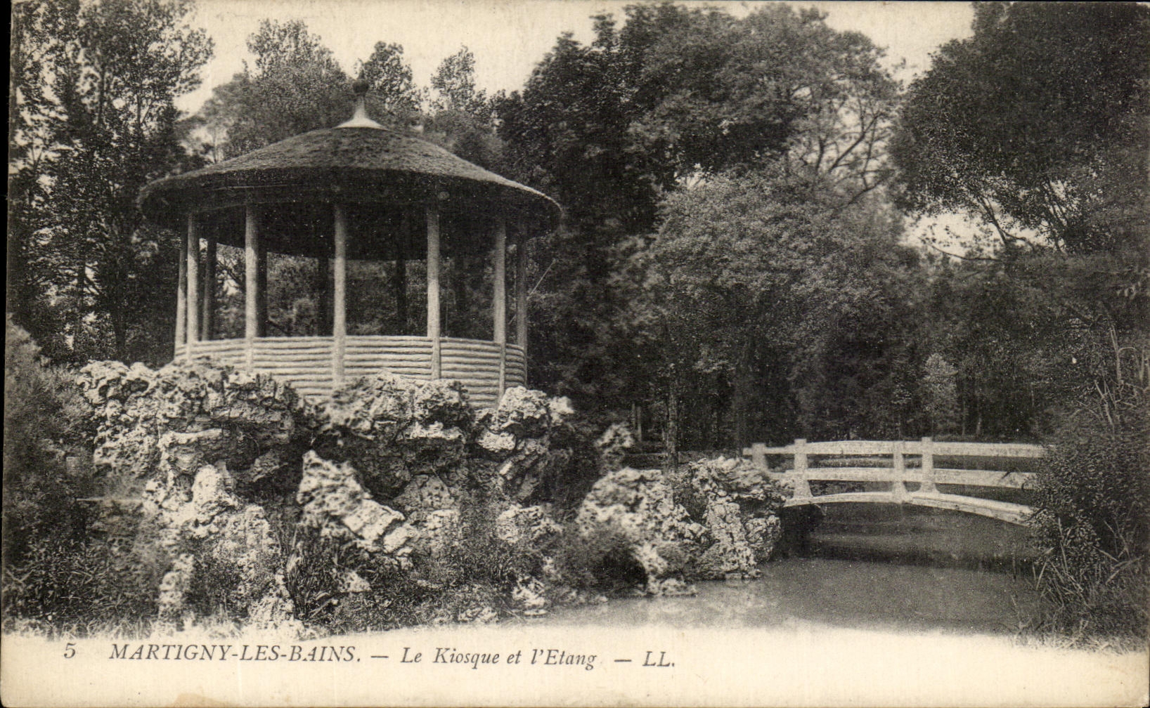 CPA Martigny Les Bains Le Kiosque Et l'Etang