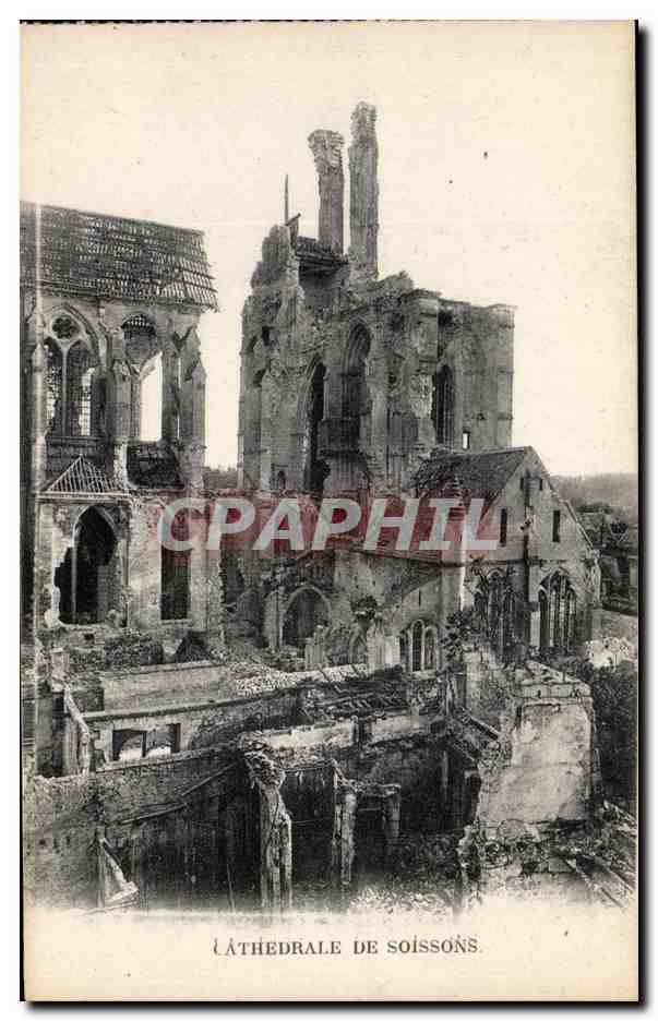 CPA Cathedrale De Soissons Militaria