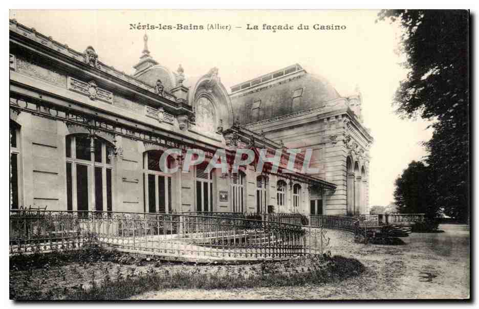 Nérîs-les-Bains (Allier) — La façade du Casino