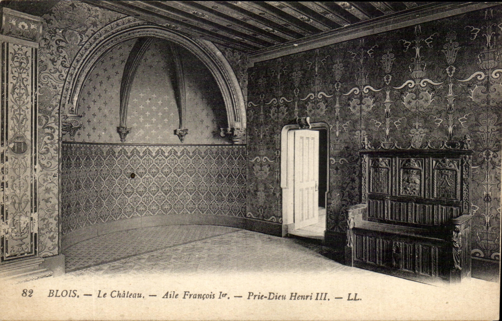 CPA Blois Le Chateau Aile Francois 1er prie Dieu Henri III