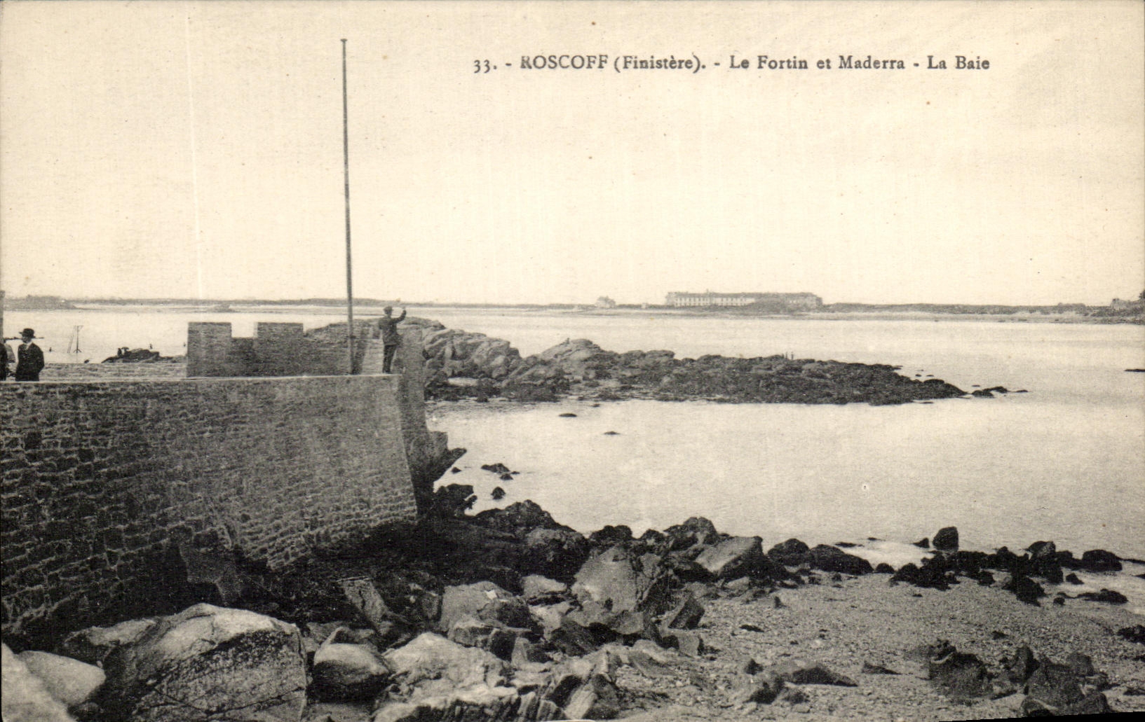 CPA Roscoff Le Fortin et Maderra La Baie