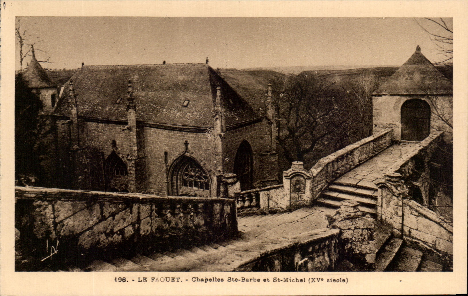 CPA Le Faouet Chapelle St Michel et Vallee de L'Ellee