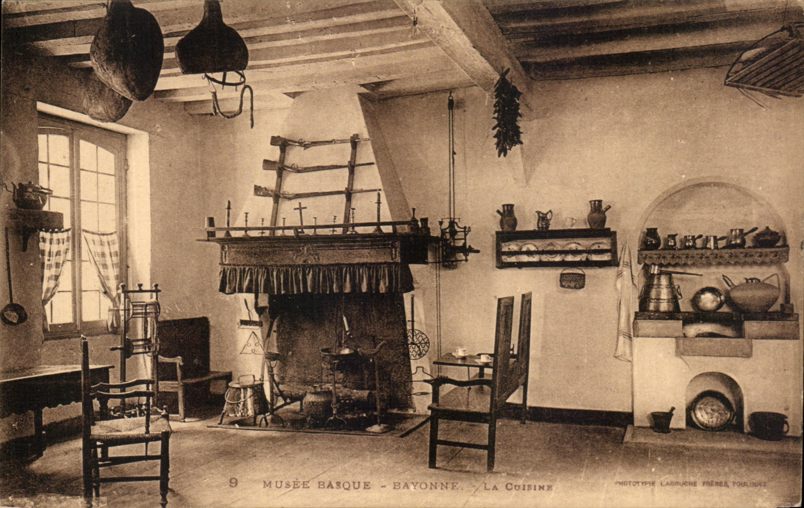 CPA Musee Basque Bayonne La cuisine