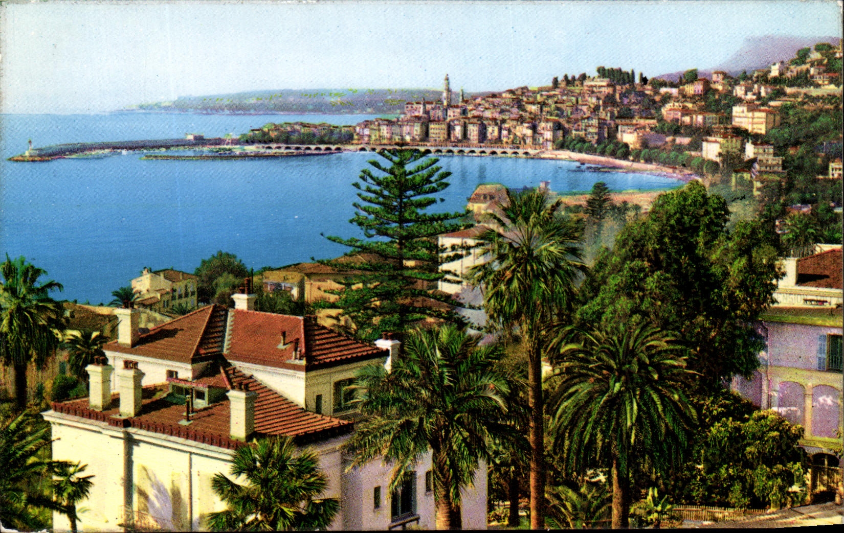 CPA Menton La Vieille Ville Le Cap Martin vus du Bd de Garavan